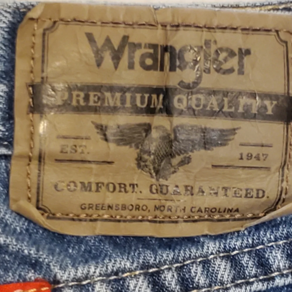Wrangler Premium Quality relaxed fit men's jeans blue 40X32